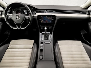Volkswagen Passat Volkswagen Passat Variant 1.4 TSI ACT Highline 150Pk Automaat (APPLE CARPLAY, GROOT NAVI, CLIMATE, STOELVERWARMING, SPORTSTOELEN, KEYLESS, ADAPTIVE CRUISE, TREKHAAK, PARKEERSENSOREN, NIEUWSTAAT) - afbeelding nr 6