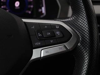 Volkswagen Passat Volkswagen Passat 1.4 TSI PHEV GTE | Panoramadak | Stoelverwarming |  Trekhaak | Side Assist | Camera | Carplay | Adaptive cruise | Park Assist | Matrix LED | Massage - afbeelding nr 17