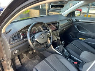 Volkswagen T-Roc Volkswagen T-Roc 1.0 TSI Style | Adeptive Cruise Control | Trekhaak | Navigatie | Parkeersensoren | Apple CarPlay/Android Auto - afbeelding nr 4