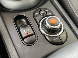 MINI Clubman Navigatie Plus DAB Clima + Cruise Control 17 Inch Velgen Carplay Parkeersensoren Alarm NL Auto - afbeelding nr 26
