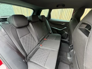 Škoda Karoq Skoda Karoq 1.5 TSI Sportline Automaat | Stoelverwarming | Apple CarPlay | LED verlichting | Trekhaak uitklapbaar | Adaptieve cruise control | Dode hoek detectie | Voorruitverwarming | Parkeersensoren voor en achter | Achteruitrijcamera - afbeelding nr 48