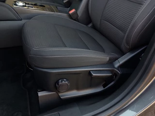 Ford Kuga 2.5 PHEV Automaat Titanium | Navi | Apple Carplay+Android Auto | Clima | Cruise | Head-Up | Led Koplampen | Keyless Entry | Pdc V+A+Camera | Rijstrook+Licht+Regensensor | Mistlampen | 17''lm - afbeelding nr 29