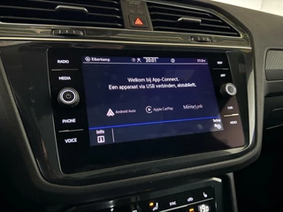 Volkswagen Tiguan Volkswagen Tiguan 1.5 TSI R-Line Black Style Pano H/K NAP - afbeelding nr 45