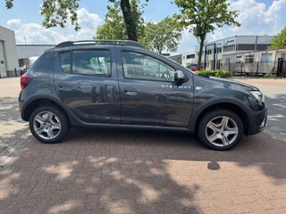 Dacia Sandero Stepway Dacia Sandero Stepway 1.0 SCe 5deurs Laureate Airco,Navigatie - afbeelding nr 4