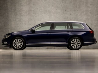 Volkswagen Passat Volkswagen Passat Variant 1.4 TSI ACT Highline 150Pk Automaat (APPLE CARPLAY, GROOT NAVI, CLIMATE, STOELVERWARMING, SPORTSTOELEN, KEYLESS, ADAPTIVE CRUISE, TREKHAAK, PARKEERSENSOREN, NIEUWSTAAT) - afbeelding nr 2