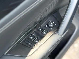 Volkswagen Tiguan Volkswagen TIGUAN 1.5 eTSI DSG Lane ass Drive pilot CarPlay 150 PK Keyless Camera Sfeerverlichting Life edition Direct leverbaar - afbeelding nr 17