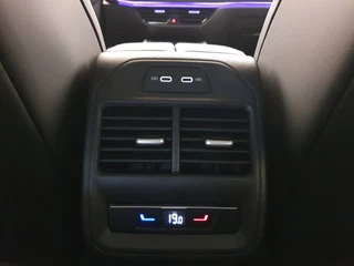 Volkswagen Passat Volkswagen Passat Variant 1.5 eHybrid 204pk DSG/AUT Business Wegklapbare trekhaak, Camera, ACC - afbeelding nr 29