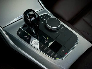 BMW 3 Serie BMW 3 Serie Touring 330e xDrive LASER|PANO|HUD|H/K|MEMORY - afbeelding nr 27