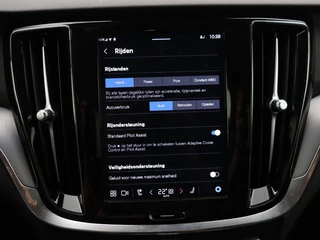 Volvo V60 Volvo V60 T6 PLUG-IN HYBRID ESSENTIAL EDITION 19INCH GETINT GLAS STOELVERW - afbeelding nr 26