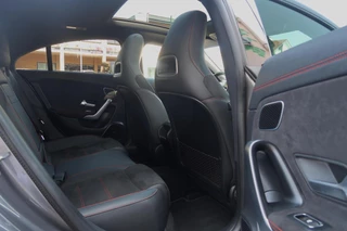 Mercedes-Benz CLA Mercedes CLA-klasse 250 AMG-NIGHT 225pk PANORAMADAK|SFEERVERLICHTING|WIDESCREEN|360CAMERA|BURMESTER|DEALER ONDERHOUDEN - afbeelding nr 26