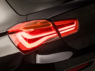 BMW 1 Serie Automaat (NAVIGATIE, CLIMATE, M SPORT STUUR, GETINT GLAS, SPORTSTOELEN, PARKEERSENSOREN, CRUISE, LED KOPLAMPEN, TREKHAAK, NIEUWE APK, NIEUWSTAAT) - afbeelding nr 25