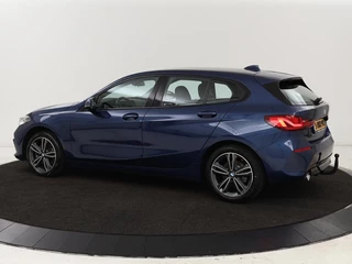 BMW 1 Serie BMW 1-serie 118i Intro Ed. | Carplay | Full LED | Sportstoelen  | Navigatie | Climate control | Bleutooth | PDC | Trekhaak | Sfeerverlichting - afbeelding nr 2