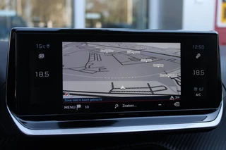 Peugeot 208 Peugeot 208 1.2 100PK AUTOMAAT ALLURE PACK | NAVIGATIE | ACHTERUITRIJ CAMERA | APPLE CARPLAY/ANDROID AUTO | LED KOPLAMPEN | LICHTMETALEN VELGEN 16