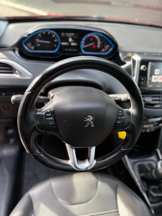Peugeot 2008 Peugeot 2008 1.2 PureTech Allure - afbeelding nr 33