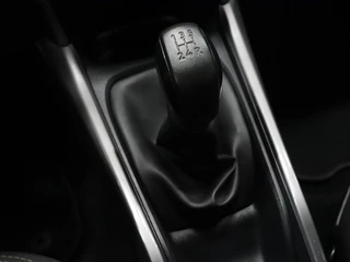 Peugeot 2008 Peugeot 2008 1.2 PureTech Allure [NAVIGATIE, APPLE CARPLAY, ANDROID, CLIMATE CONTROL, PARKEERSENSOR, CRUISE CONTROL, NIEUWSTAAT] - afbeelding nr 18
