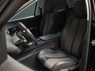 Peugeot 3008 Peugeot 3008 1.2 PureTech Allure Sport (PANORAMADAK,APPLE CARPLAY,NAVI,LED,CAMERA,360 VIEW,PDC,CRUISE,LANE,CLIMATE,NETTE STAAT) - afbeelding nr 23