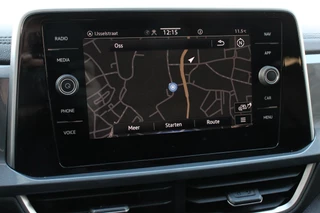 Volkswagen T-Roc Volkswagen T-Roc 1.5 TSI DSG Style | Navigatie | Apple Carplay / Android Auto | Climate Control | Led | Digitale Cockpit | Adaptive Cruise Control | Trekhaak - afbeelding nr 3