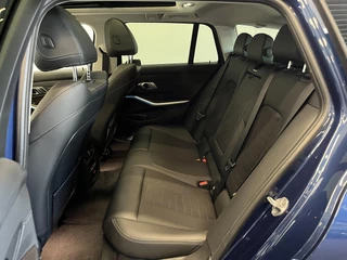 BMW 3 Serie BMW 3-serie Touring 320e Sportline Aut-8 Panoramadak HUD Laser Licht Adaptive Cruise Trekhaak Leder Navi PDC VA - afbeelding nr 34