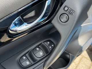 Nissan QASHQAI Nissan QASHQAI 1.3 DIG-T 140pk N-CONNECTA CARPLAY/PANODAK/360CAMERA/1e EIG/NL-AUTO - afbeelding nr 19