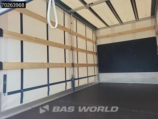 Iveco Daily Iveco Daily 35S18 3.0L Automaat Schuifzeilen met Laadklep ACC Navi Bakwagen Schuifzeil Zeilen Koffer Meubelbak 28m3 Airco - afbeelding nr 7