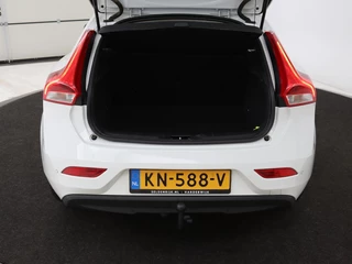 Volvo V40 Volvo V40 2.0 T2 Nordic+ | Stoelverwarming | Trekhaak |  Standkachel | Navigatie | Full LED | Verwarmde voorruit | Bluetooth | Climate control - afbeelding nr 10