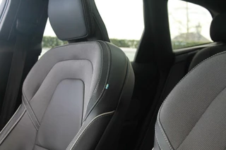 Volvo XC60 Volvo XC60 T6 Recharge AWD Ultimate Dark | Long Range | Panoramadak | Parkeercamera | Stoelverwarming | Pilot Assist | Glossy Black | Keyless - afbeelding nr 16