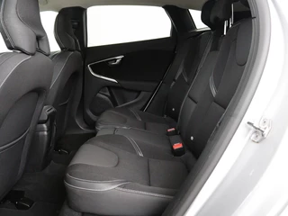 Volvo V40 Volvo V40 2.0 D2 Momentum | Automaat | Full LED |  Harman/Kardon | Trekhaak | Navigatie | Climate control | Cruise control | Parkeerhulp - afbeelding nr 6
