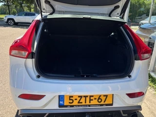 Volvo V40 Volvo V40 1.6 T3 R-Design, Navi, Clima, Cruise, Trekhaak - afbeelding nr 6