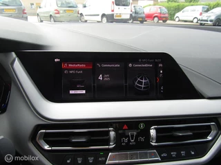 BMW 1 Serie BMW 1-serie 118i High Executive | Trekhaak - afbeelding nr 12