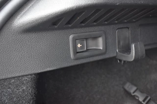 Škoda Kamiq Škoda Kamiq 1.5 TSI ACT Business Edition Pano Navi Led el-achterklep Trekhaak dynamische verlichting side/lane assist - afbeelding nr 40