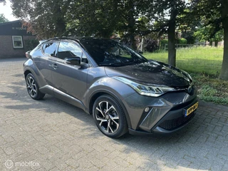 Toyota C-HR Toyota C-HR 1.8 Hybrid Bi-Tone carplay pdc all in rijklaar - afbeelding nr 3