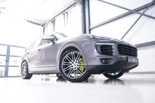 Porsche Cayenne Porsche Cayenne 3.0 S E-Hybrid 416 pk | NL auto NAP | Rijklaarprijs | Bose | Panoramadak | 21 inch | Meteorgrey | - afbeelding nr 14