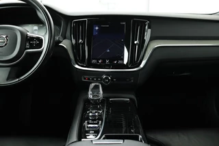 Volvo V60 Volvo V60 2.0 T6 Recharge AWD Inscription | Trekhaak |  Stoel & stuurverwarming | Leder | Camera | Adaptive cruise | Carplay | Memory - afbeelding nr 7
