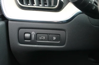 Volvo XC60 Volvo XC60 T6 Recharge AWD Ultimate Bright | Longe Range | Parkeercamera | Panoramadak | Trekhaak | HUD | Leder | Stoelverwarming | Keyless - afbeelding nr 28
