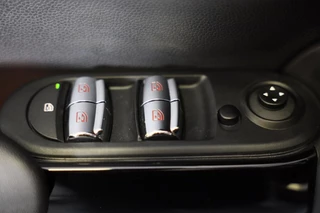 MINI Cooper Mini Mini 1.5 Cooper Chili 5 Deurs / AUT / Navi / Camera / Cruise Control / Open Pano / Led / Pdc / 17 Inch - afbeelding nr 13