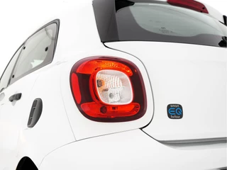 Smart Forfour Smart Forfour EQ Business Solution Cool&Audio Pack 18 kWh [ 3-Fase ] (INCL-BTW) *FULL-LEATHER | AIRCO | DAB | CRUISE | COMFORT-SEATS | 15''ALU* - afbeelding nr 24