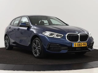 BMW 1 Serie BMW 1-serie 118i Intro Ed. | Carplay | Full LED | Sportstoelen  | Navigatie | Climate control | Bleutooth | PDC | Trekhaak | Sfeerverlichting - afbeelding nr 35