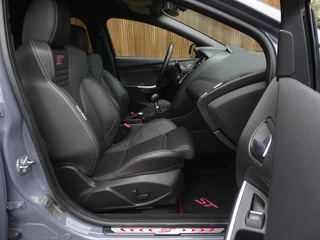 Ford Focus Ford Focus ST MK3 2.0T 289PK / Recaro / Milltek / Airtac / LED - afbeelding nr 16