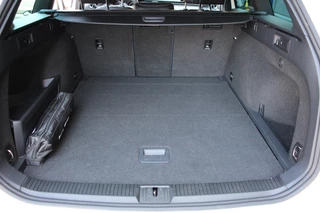 Volkswagen Passat Volkswagen Passat Variant 2.0 TSI 220PK Highline R-line | DYNAUIDIO | ACC | LEDER - afbeelding nr 36