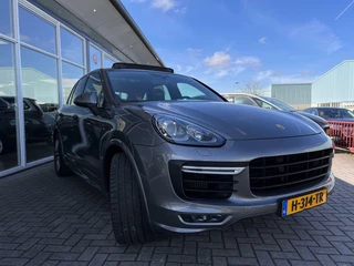 Porsche Cayenne Porsche Cayenne 3.6 GTS | Panoramadak | Bose | Sportchrono | Navi | Camera | Stoelverwarming Voor/Achter | Verwarmd Stuurwiel | LED | - afbeelding nr 2