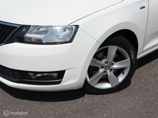 Škoda Rapid Skoda Rapid Spaceback TSI 110 PK DSG7/AUTOMAAT Navigatie Trekhaak Airco Lichtmetalen Velgen Parkeersensoren - afbeelding nr 2