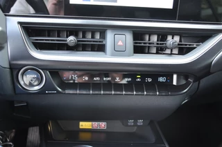 Lexus UX - afbeelding nr 17