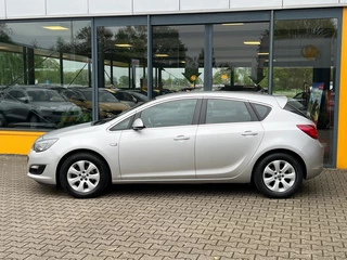 Opel Astra - afbeelding nr 2
