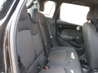 MINI One Mini Mini 1.5 One Automaat Business Edition | Navigatie | PDC | Cruise Control | Airco | 17