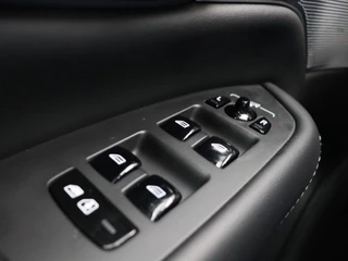 Volvo XC90 Volvo XC90 T8 PLUG-IN HYBRID LONG RANGE ULTIMATE DARK LUCHTVERING BOWERS&WI - afbeelding nr 17