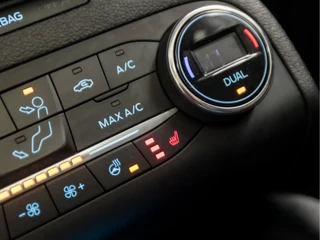 Ford Focus Automaat (PANORAMADAK, APPLE CARPLAY, GROOT NAVI, STUUR/STOELVERWARMING, GETINT GLAS, ADAPTIVE CRUISE, TREKHAAK, PARKEER ASSISTENT, NIEUWE APK, NIEUWSTAAT) - afbeelding nr 11