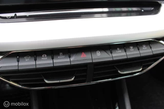 Škoda Octavia Skoda Octavia Combi 1.0 TSI Business Edition Plus, Stuur + stoel verwarming, Memory seats, Digitaal dashboard, Elektrische kofferbak, Head up display, Dodehoek detectie, Clima, App connect, Cruise, Navi. - afbeelding nr 28