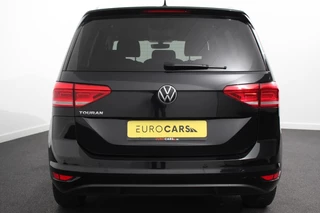 Volkswagen Touran Volkswagen Touran 1.5 TSI DSG Highline 7p | Navigatie | Apple Carplay/Android Auto | Parkeersensoren | Adaptive Cruise Control | Stoel-en stuurverwarming | Elektrische achterklep | Getinte ramen | Climatronic - afbeelding nr 5