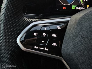 Volkswagen Golf Volkswagen Golf 1.4 eHybrid GTE Panorama/HUD/Camera/IQ Light - afbeelding nr 33