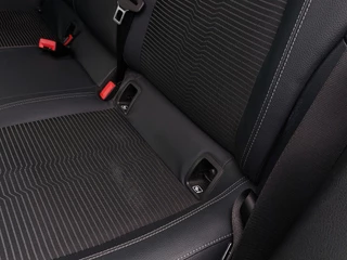 Mercedes-Benz A-Klasse 250e Plug-In Hybrid Luxury Line | Origineel NL | Navi | Apple Carplay+Android Auto | Clima | Cruise | Stoelverwarming | Pdc V+A+Assist+Camera | Privacy Glass | 17''lm - afbeelding nr 28